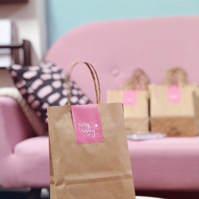Túi Giấy Quai Xách 15x9x21cm – In Logo Theo Yêu Cầu, Giá Tốt Tại Xưởng